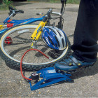 Pompe à pied double cylindre bleu 25996