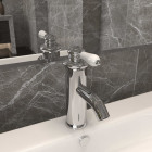 Robinet de lavabo de salle de bain finition chromée 130x180 mm