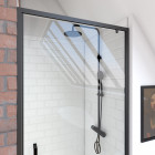 Paroi porte de douche à porte - Crush pivotante - Profile noir mat - Verre transparent 6mm - Dimensions au choix