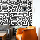 Papier peint à motif labyrinthe avec coups de pinceau noir - BRUSH++