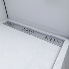 Receveur en acrylique Blanc Effet Pierre 90x90x4 cm - Grille Linéaire Chrome - MOON Aurlane - FAC609