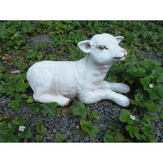 Petite chèvre couchée en résine 46 cm