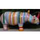 Rhinocéros design zébré de couleur en résine 