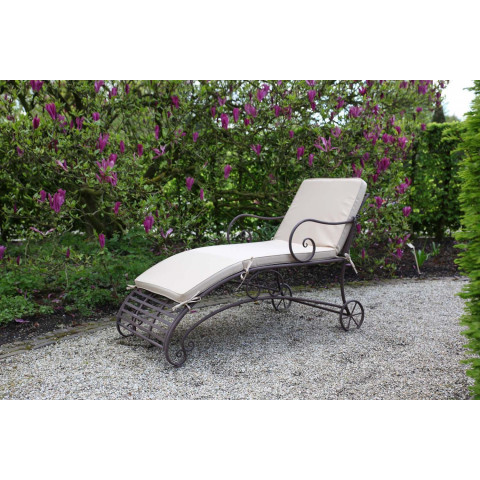 Chaise longue en métal