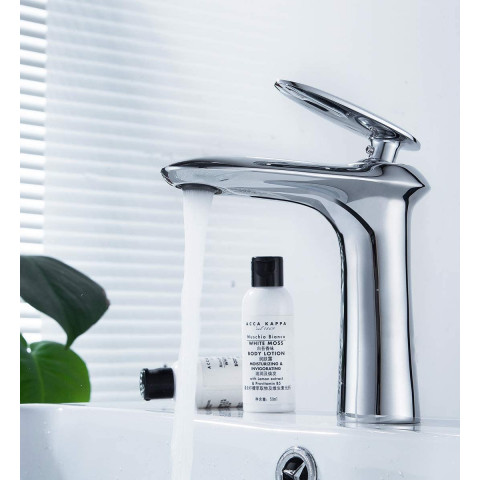 Mitigeur lavabo moderne et élégant chromé