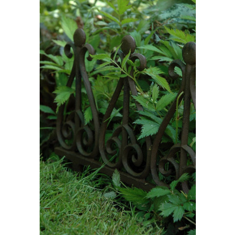 Bordurette en fonte à planter