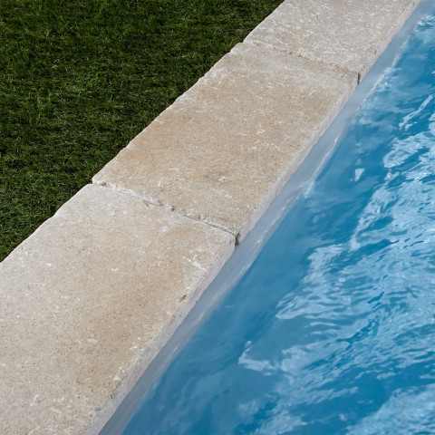 Margelle de piscine 70x33x5cm pierre egypte bronze bord droit