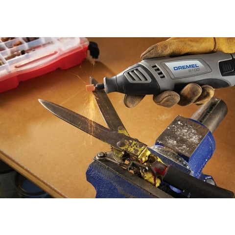 DREMEL 8100 7.2V Li-Ion Avec 15 Accessoires - F013 8100 JA